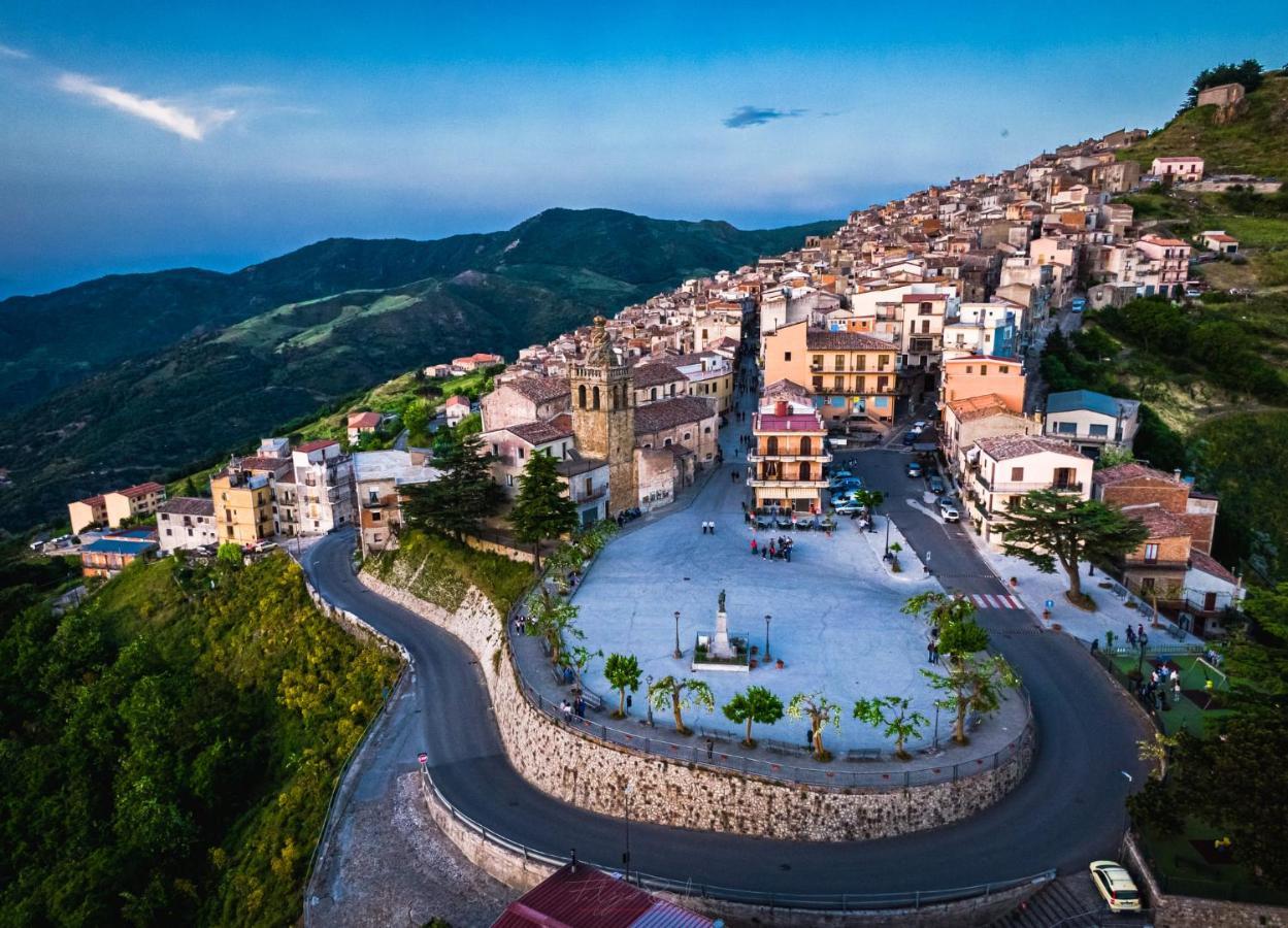 San Mauro CastelverdeCasa Vacanze Linaアパートメント エクステリア 写真