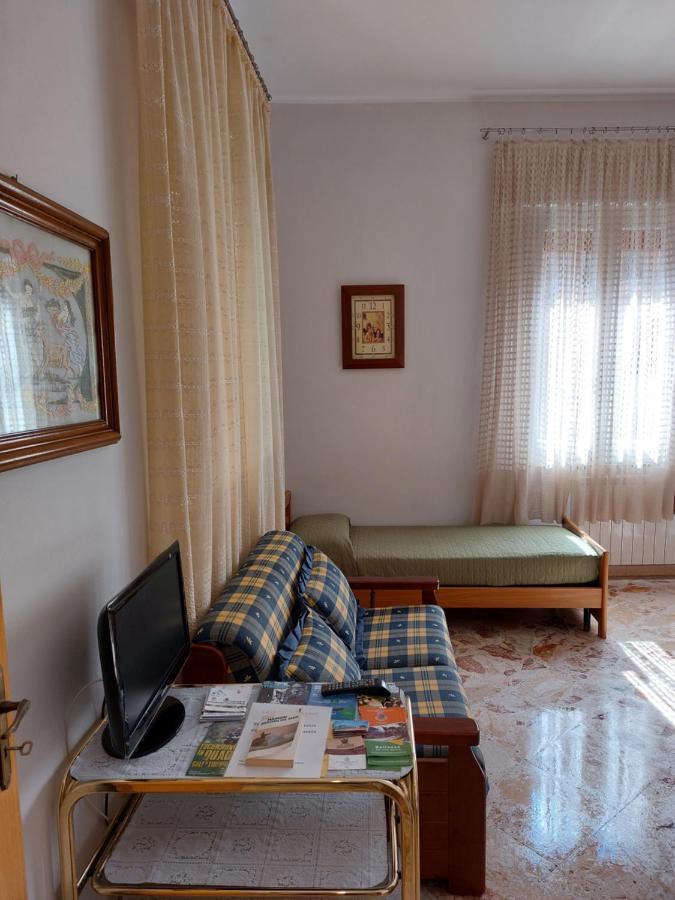 San Mauro CastelverdeCasa Vacanze Linaアパートメント エクステリア 写真